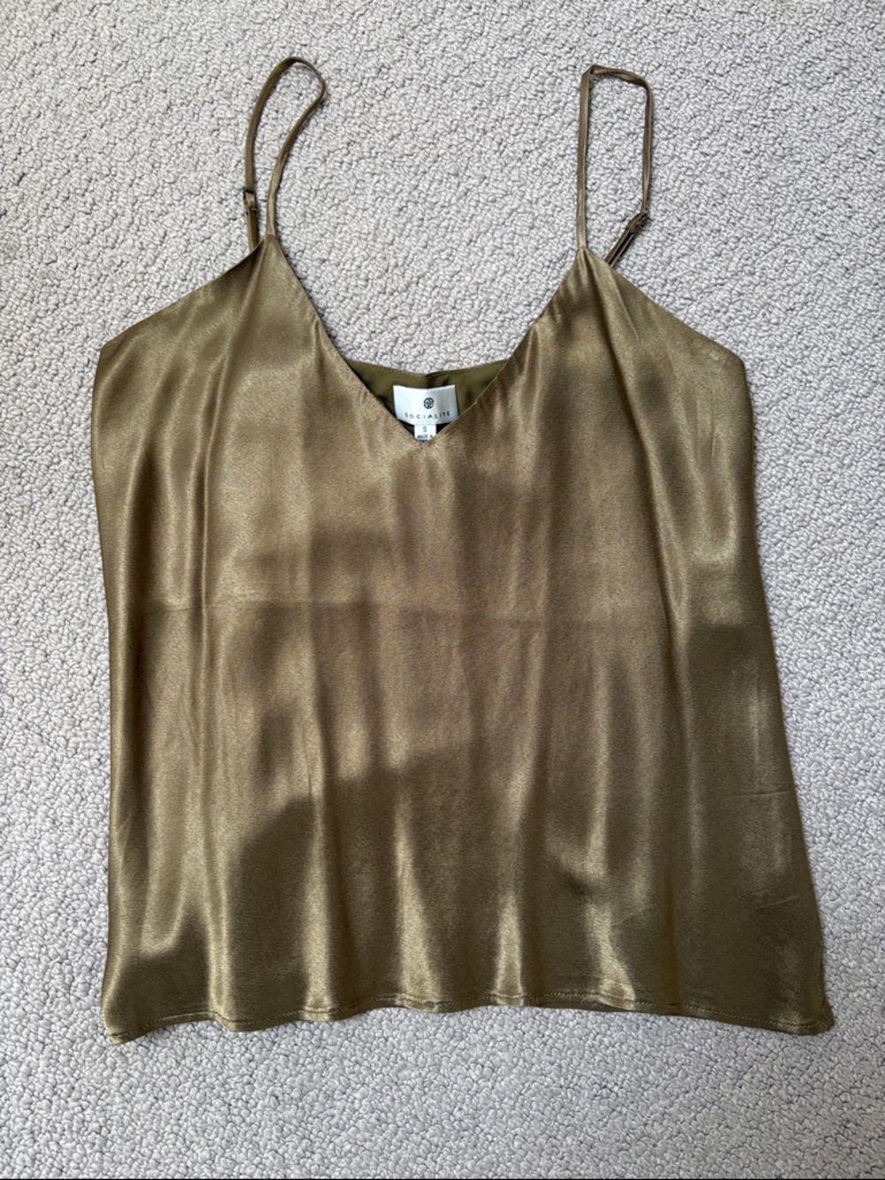 SOCIALITE V-Neck Satin
Camisole Olive green/gold